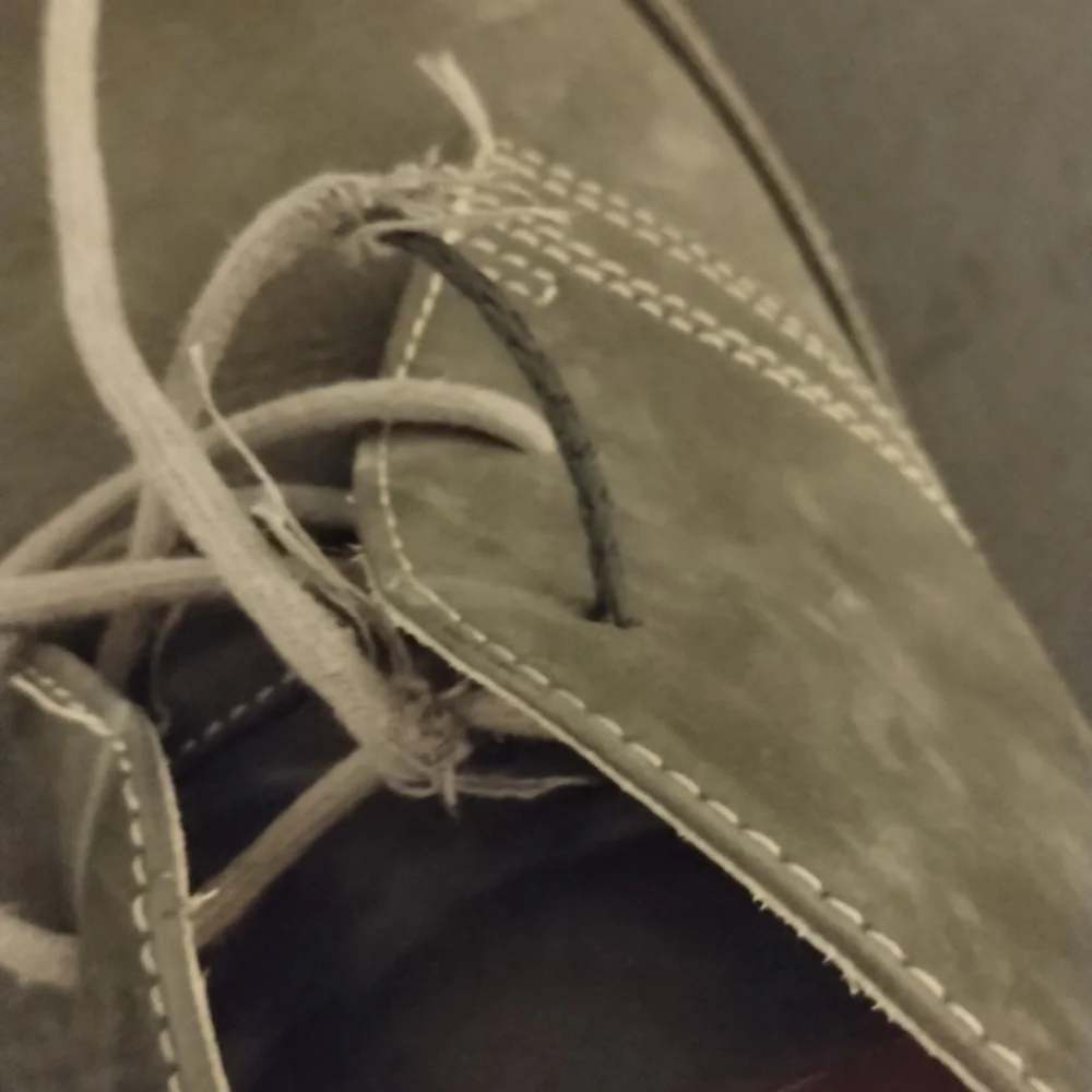 Murphy Donnelson Sheepskin men's gray Suede Chukka Boot Sz 9 Good condition
